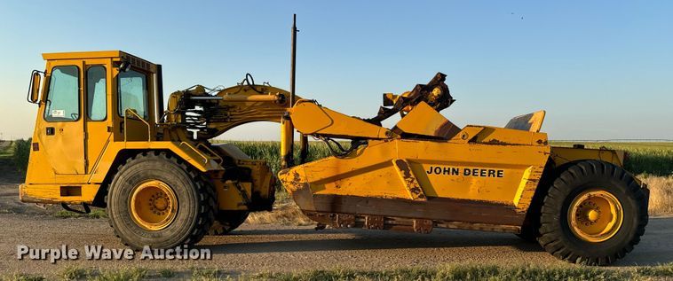 image for item DQ6946 1984 John Deere 762A elevating scraper