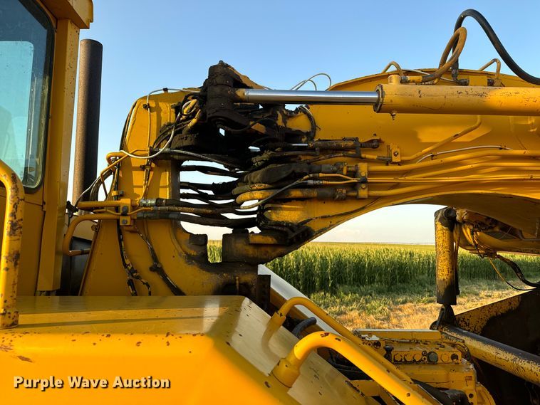 image for item DQ6946 1984 John Deere 762A elevating scraper