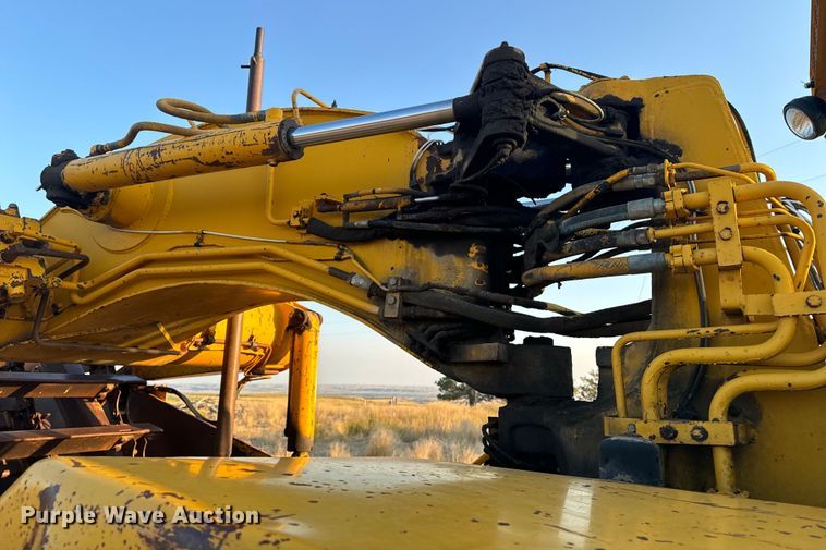 image for item DQ6946 1984 John Deere 762A elevating scraper