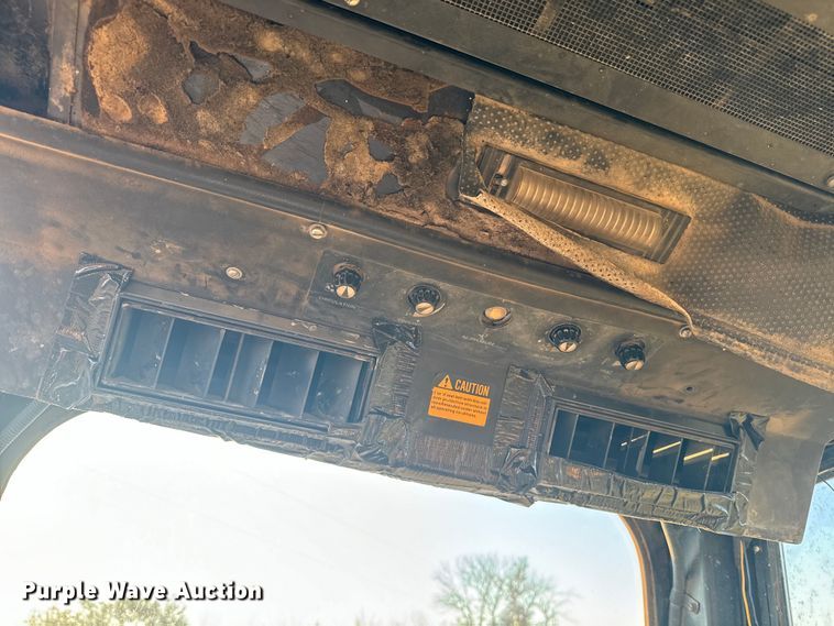 image for item DQ6946 1984 John Deere 762A elevating scraper