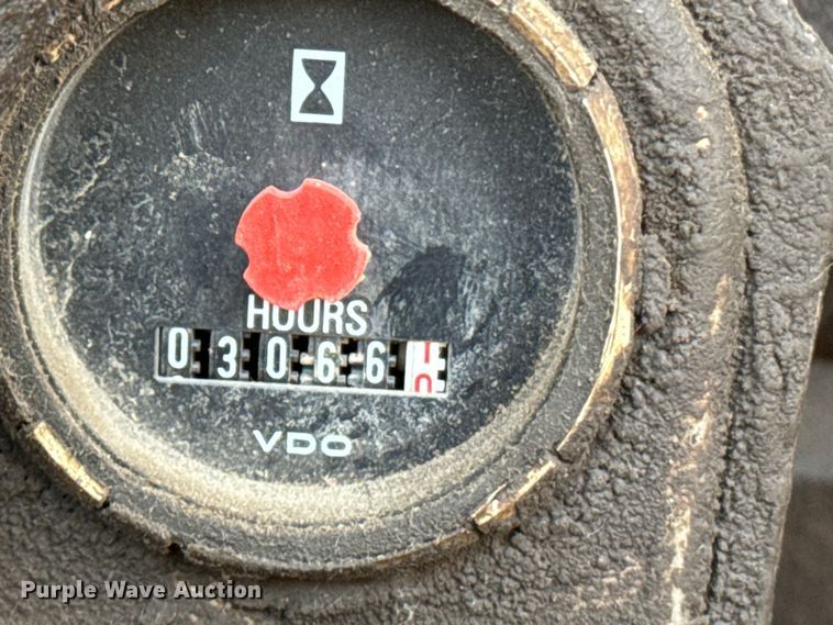 image for item DQ6946 1984 John Deere 762A elevating scraper