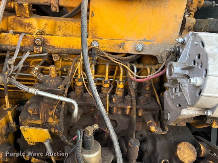 image for item DQ6946 1984 John Deere 762A elevating scraper