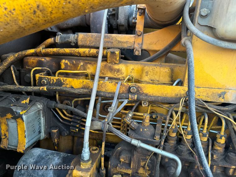 image for item DQ6946 1984 John Deere 762A elevating scraper