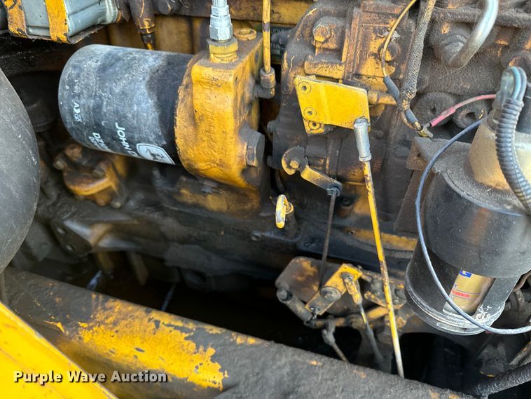 image for item DQ6946 1984 John Deere 762A elevating scraper