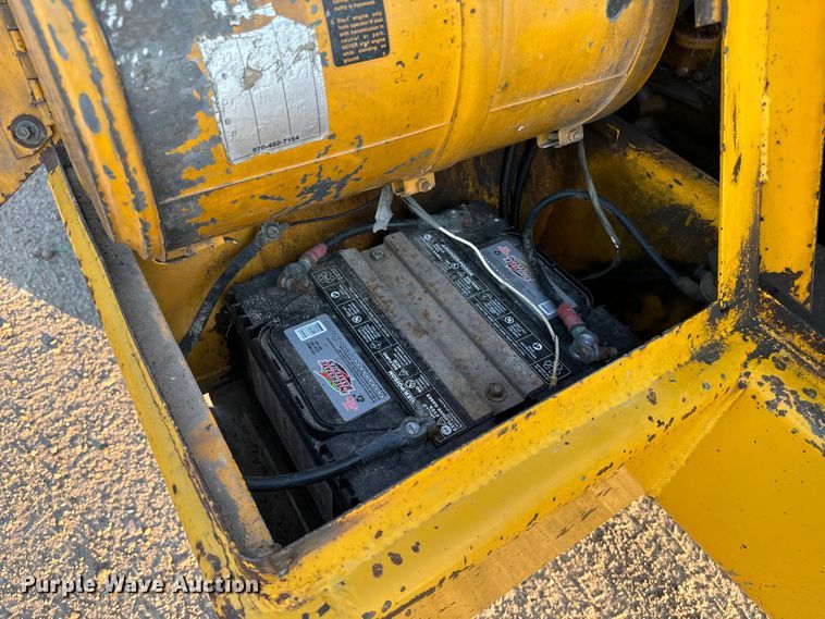 image for item DQ6946 1984 John Deere 762A elevating scraper