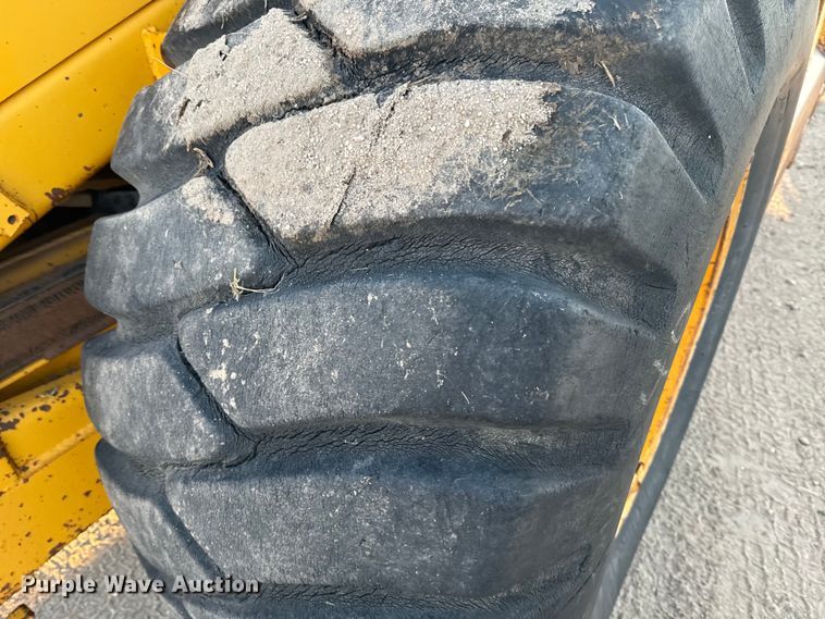 image for item DQ6946 1984 John Deere 762A elevating scraper