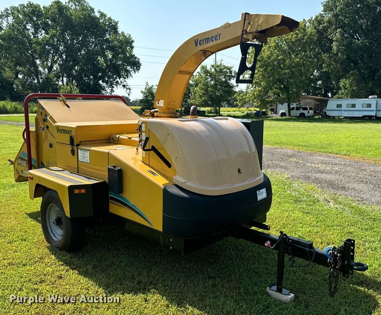 image for item DQ6958 2006 Vermeer BC1500 wood chipper