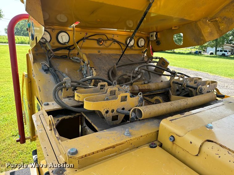 image for item DQ6958 2006 Vermeer BC1500 wood chipper