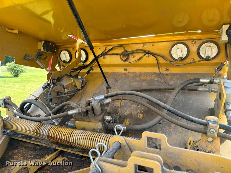 image for item DQ6958 2006 Vermeer BC1500 wood chipper