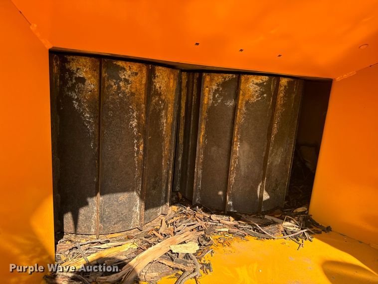 image for item DQ6958 2006 Vermeer BC1500 wood chipper