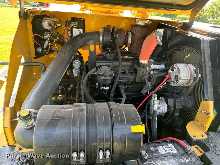 image for item DQ6958 2006 Vermeer BC1500 wood chipper