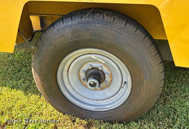 image for item DQ6958 2006 Vermeer BC1500 wood chipper