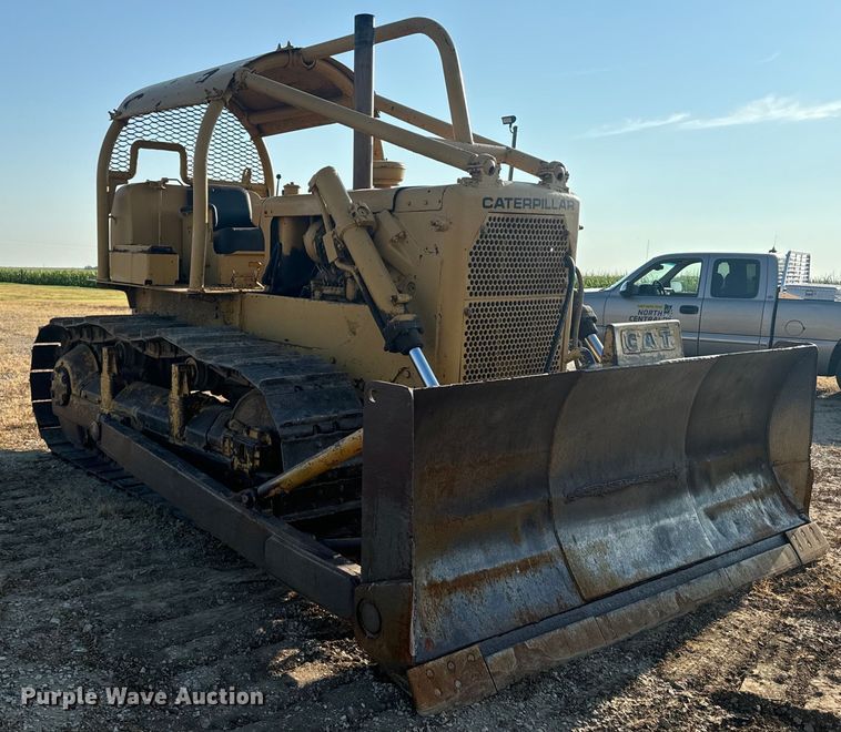 image for item DQ6959 1964 Caterpillar D6C dozer