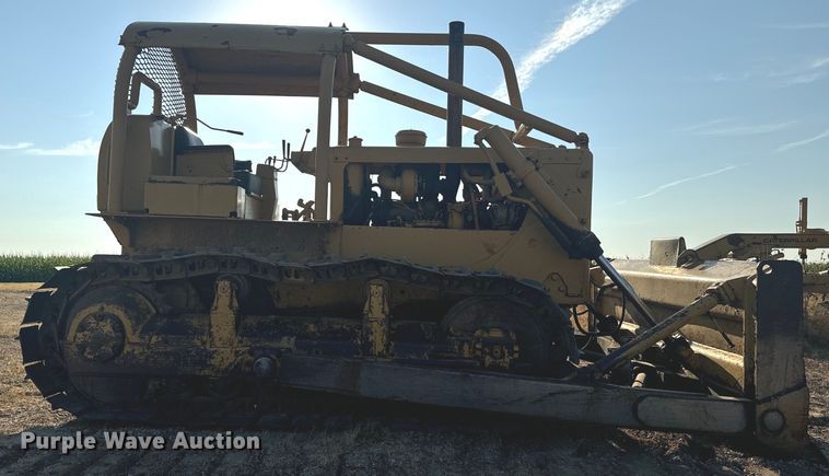 image for item DQ6959 1964 Caterpillar D6C dozer