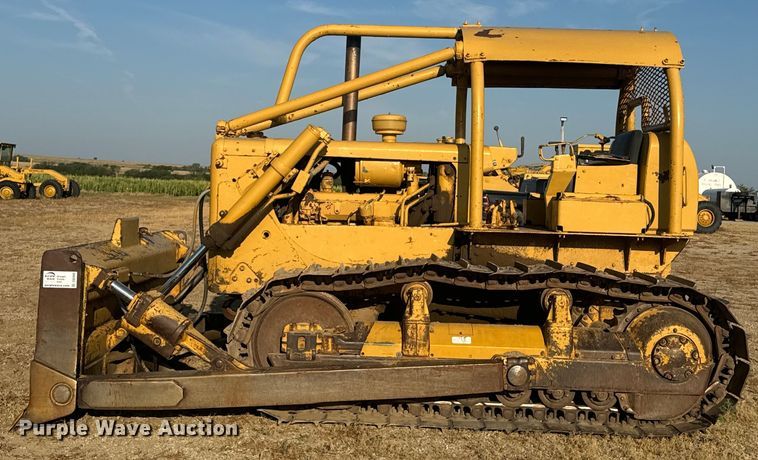 image for item DQ6959 1964 Caterpillar D6C dozer