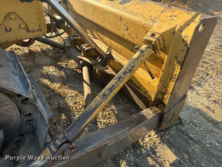 image for item DQ6959 1964 Caterpillar D6C dozer