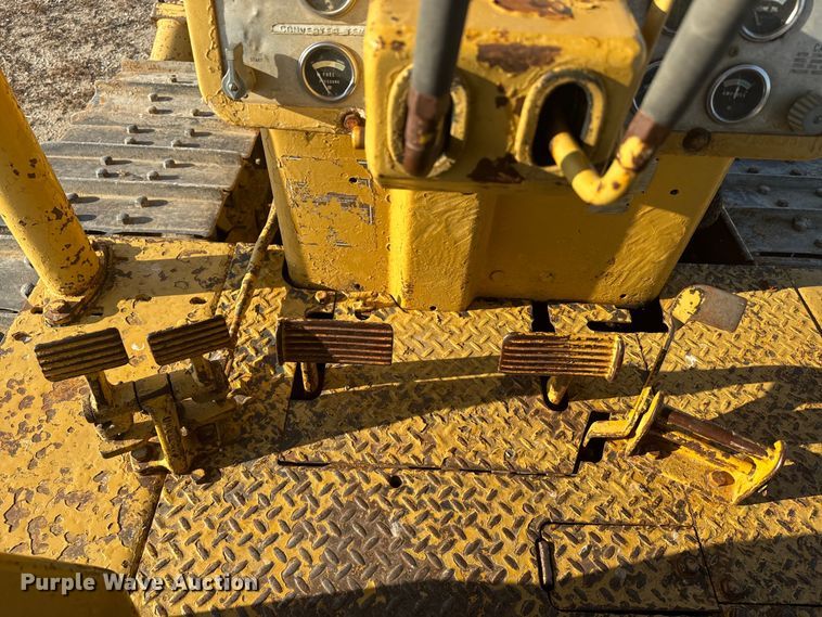 image for item DQ6959 1964 Caterpillar D6C dozer