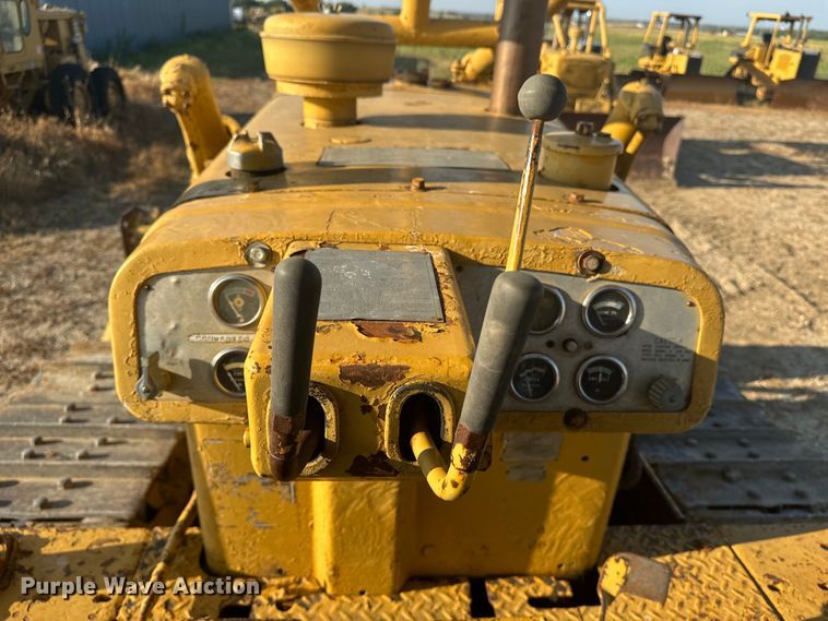 image for item DQ6959 1964 Caterpillar D6C dozer