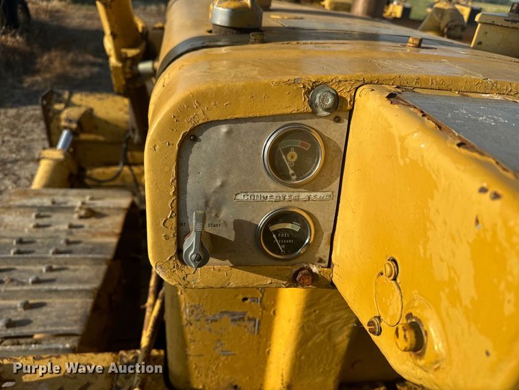 image for item DQ6959 1964 Caterpillar D6C dozer