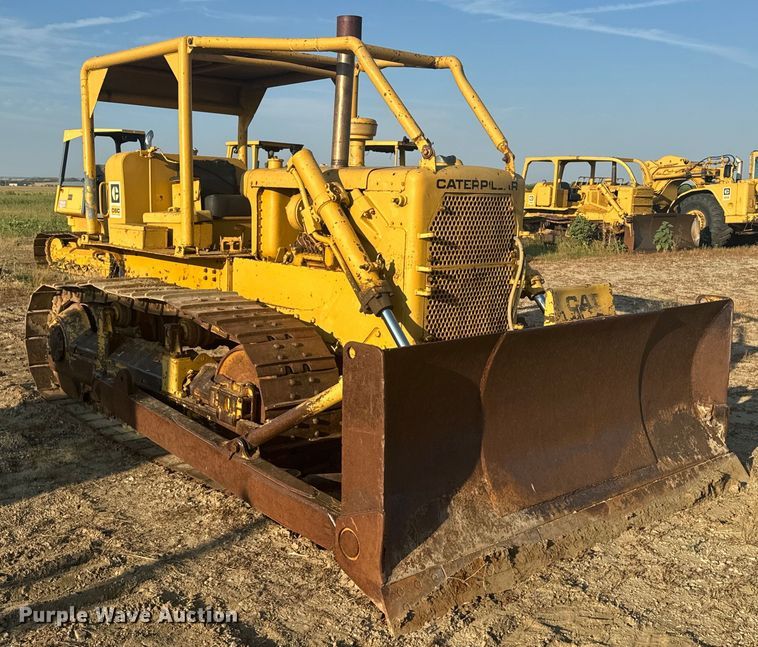 image for item DQ6960 1967 Caterpillar D6C dozer