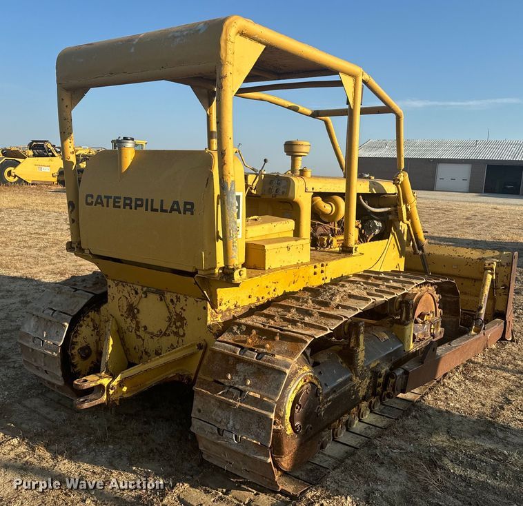 image for item DQ6960 1967 Caterpillar D6C dozer