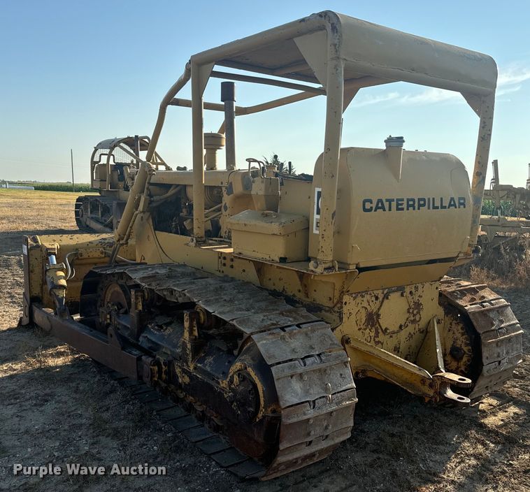image for item DQ6960 1967 Caterpillar D6C dozer