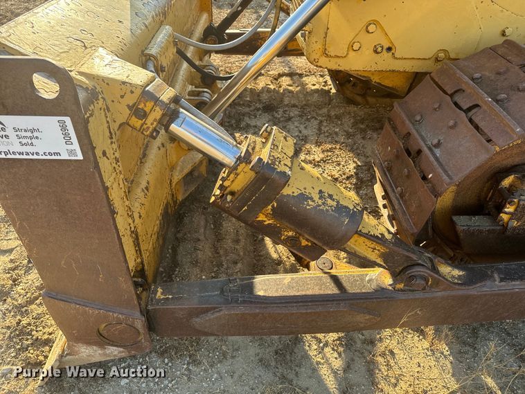 image for item DQ6960 1967 Caterpillar D6C dozer