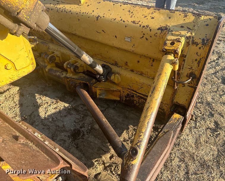 image for item DQ6960 1967 Caterpillar D6C dozer