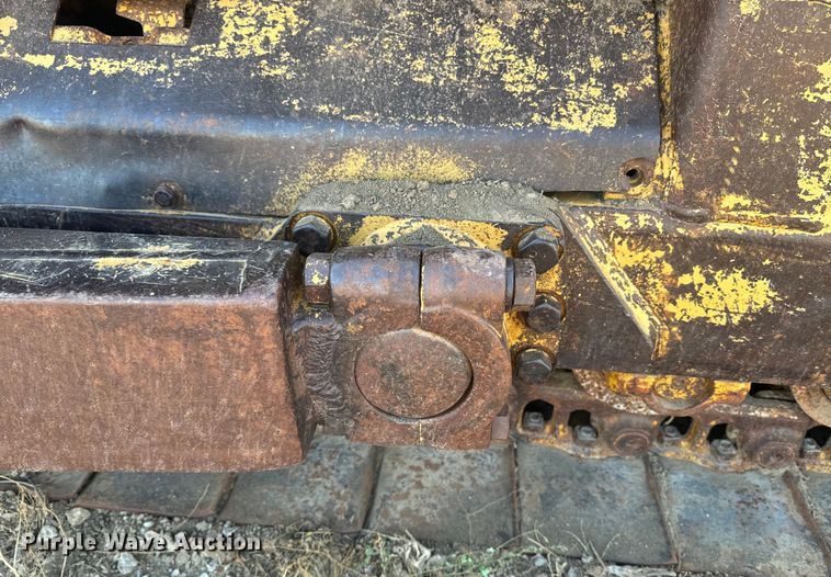 image for item DQ6960 1967 Caterpillar D6C dozer