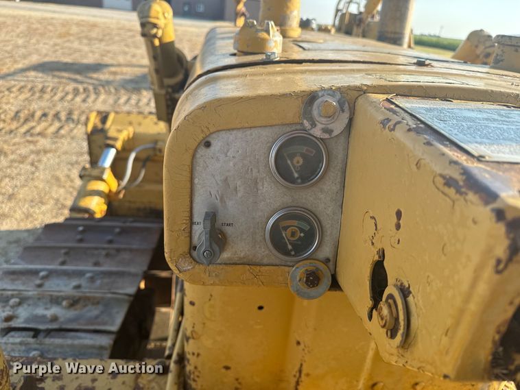 image for item DQ6960 1967 Caterpillar D6C dozer