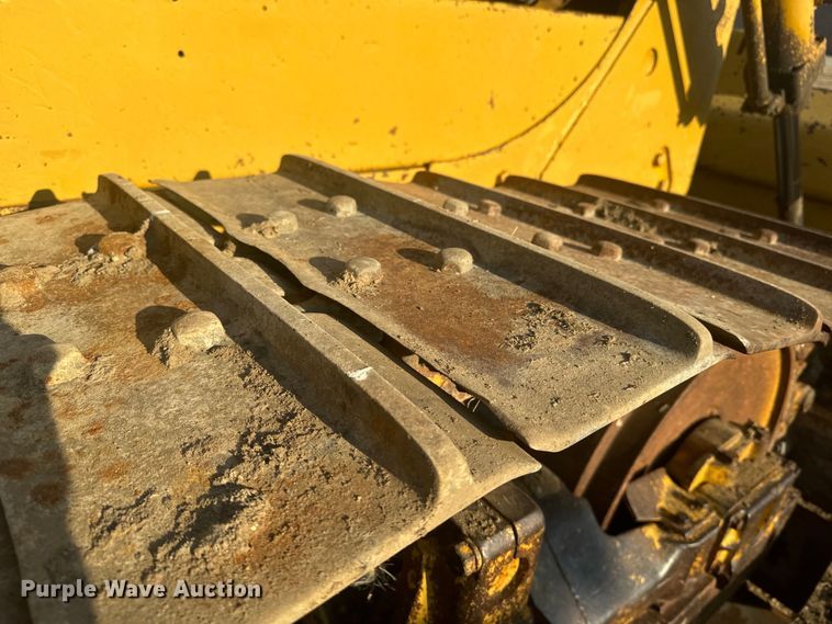 image for item DQ6960 1967 Caterpillar D6C dozer