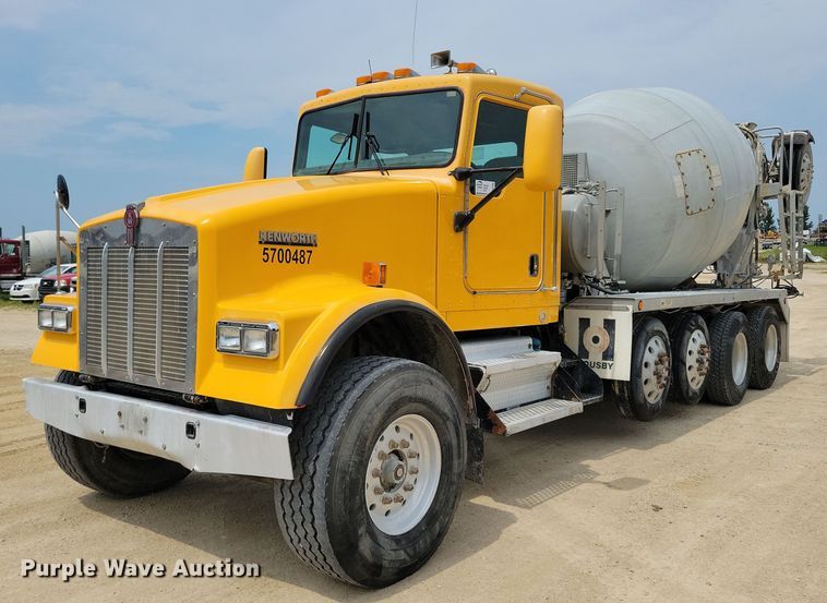 image for item DR4389 2004 Kenworth W900 ready mix truck