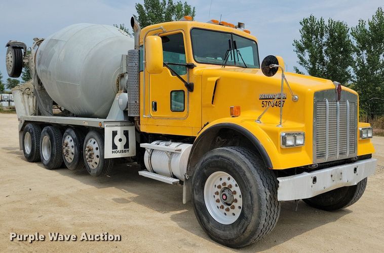 image for item DR4389 2004 Kenworth W900 ready mix truck