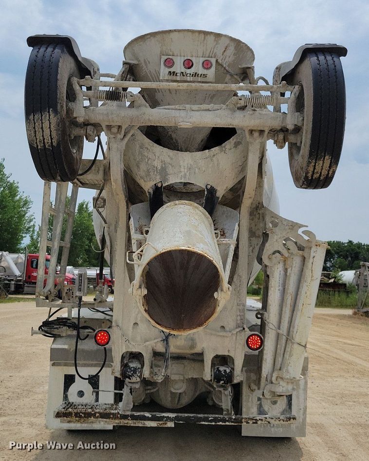 image for item DR4389 2004 Kenworth W900 ready mix truck