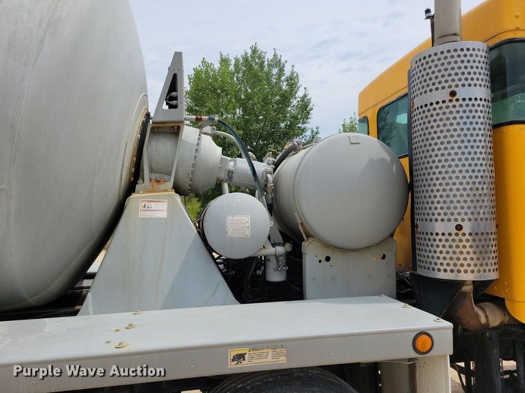 image for item DR4389 2004 Kenworth W900 ready mix truck