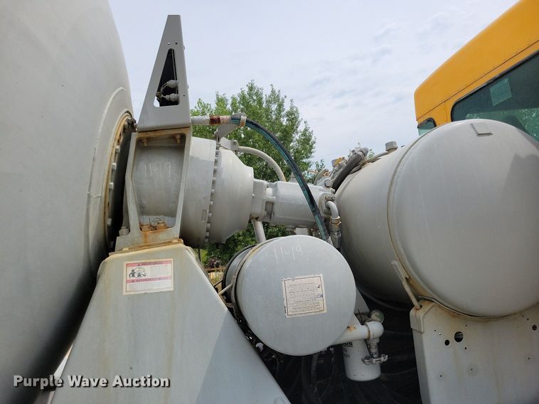 image for item DR4389 2004 Kenworth W900 ready mix truck