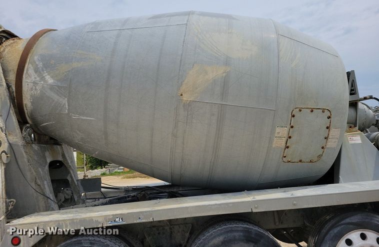 image for item DR4389 2004 Kenworth W900 ready mix truck