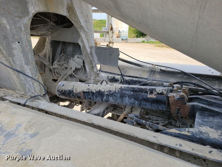 image for item DR4389 2004 Kenworth W900 ready mix truck