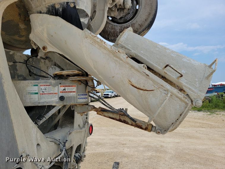 image for item DR4389 2004 Kenworth W900 ready mix truck