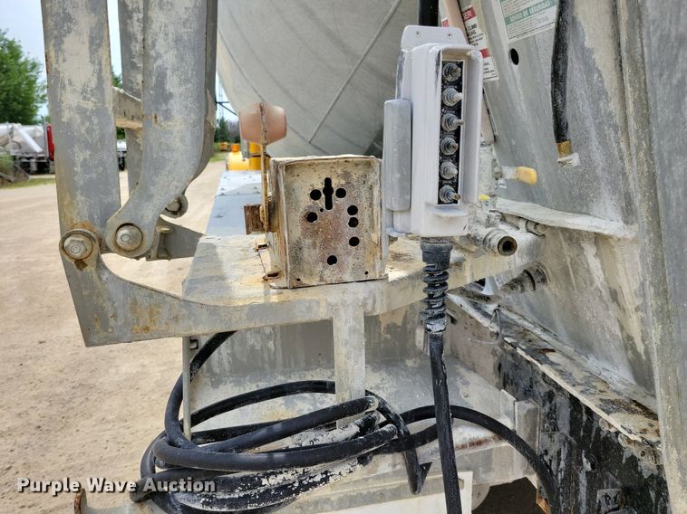 image for item DR4389 2004 Kenworth W900 ready mix truck