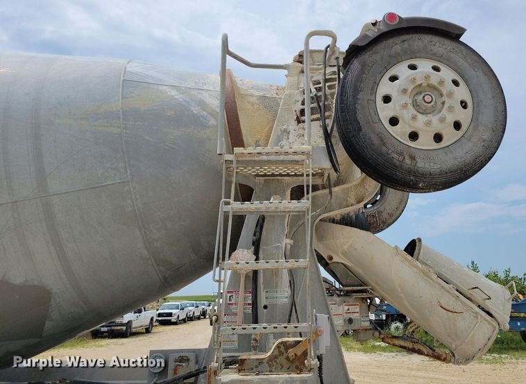 image for item DR4389 2004 Kenworth W900 ready mix truck