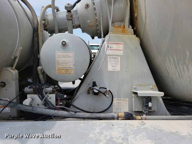 image for item DR4389 2004 Kenworth W900 ready mix truck