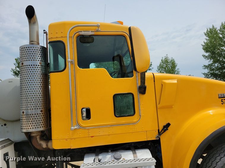 image for item DR4389 2004 Kenworth W900 ready mix truck