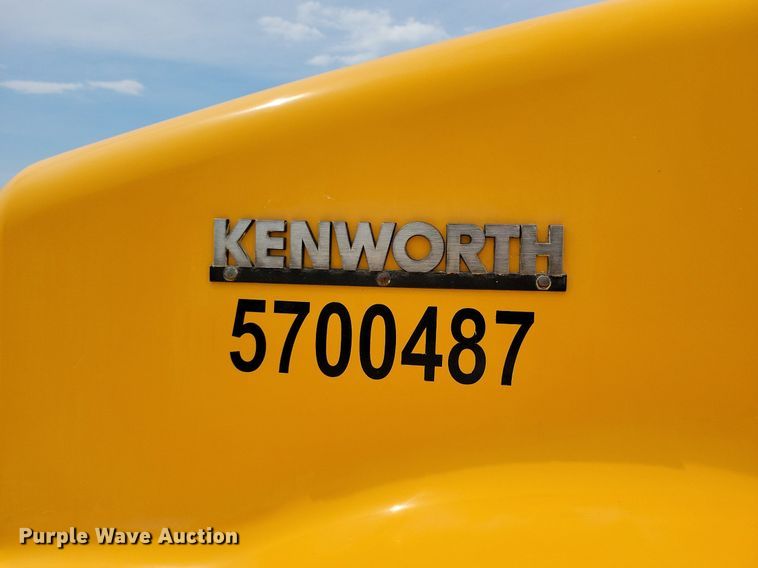 image for item DR4389 2004 Kenworth W900 ready mix truck