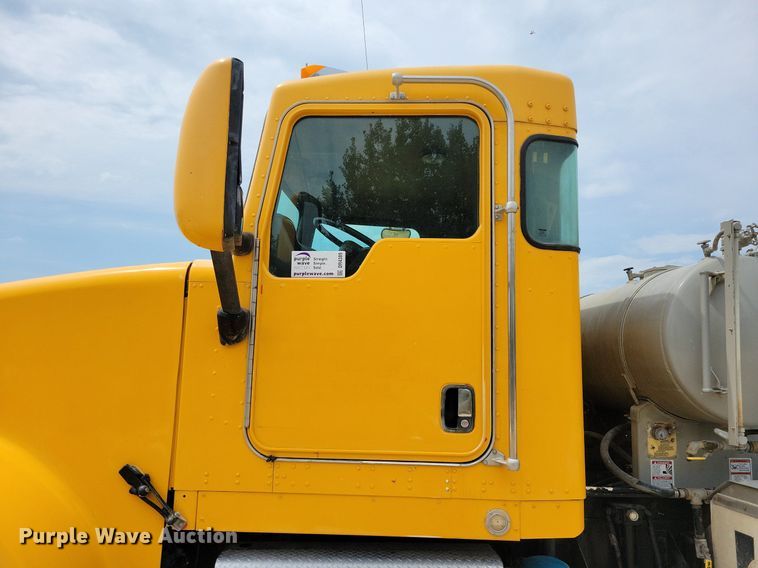 image for item DR4389 2004 Kenworth W900 ready mix truck