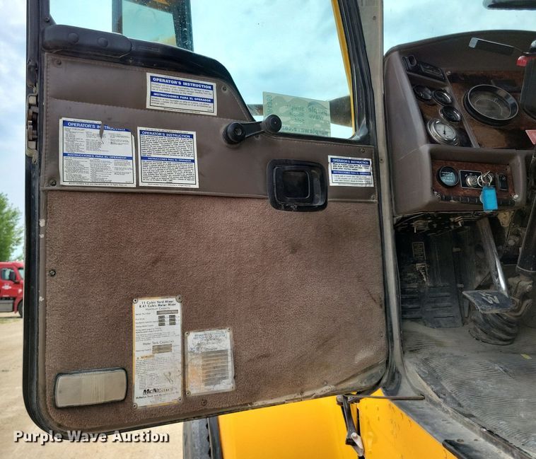 image for item DR4389 2004 Kenworth W900 ready mix truck