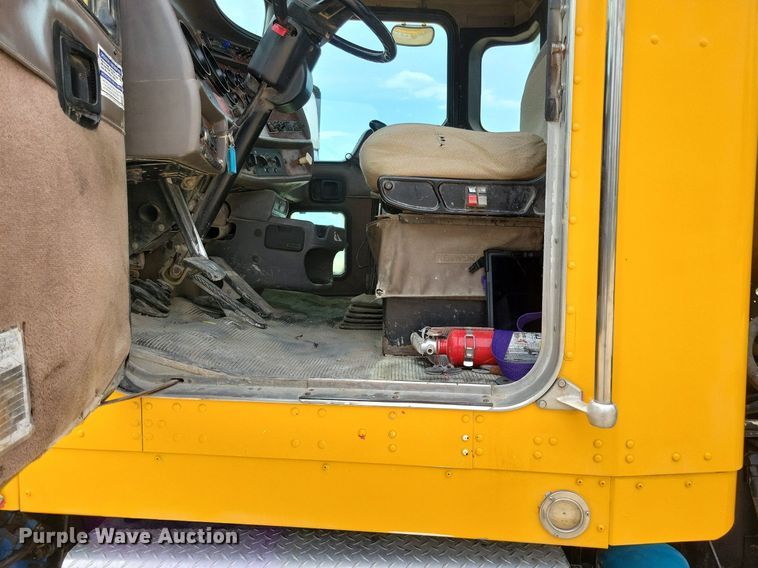 image for item DR4389 2004 Kenworth W900 ready mix truck