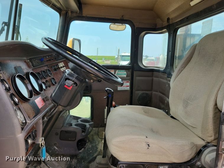 image for item DR4389 2004 Kenworth W900 ready mix truck