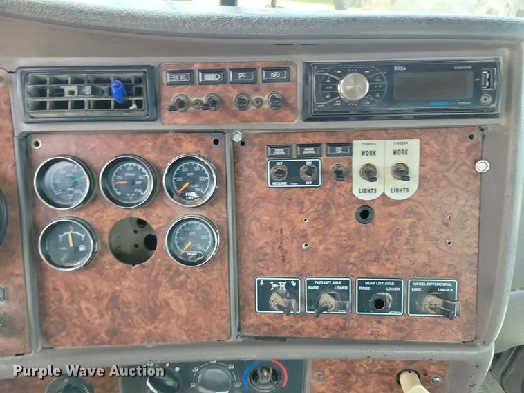 image for item DR4389 2004 Kenworth W900 ready mix truck