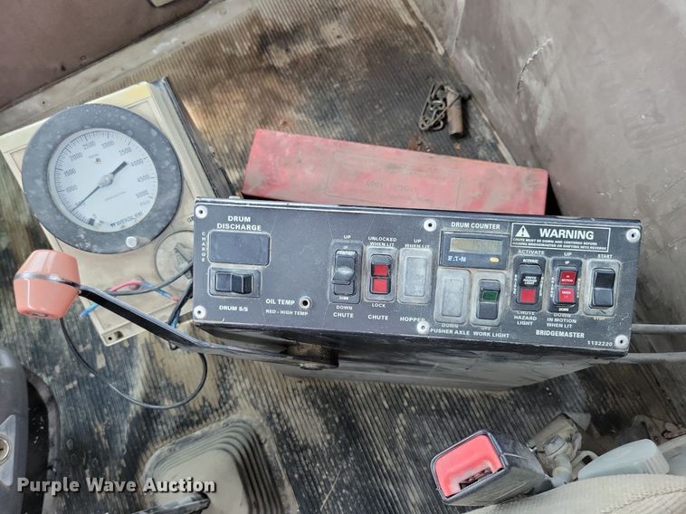 image for item DR4389 2004 Kenworth W900 ready mix truck